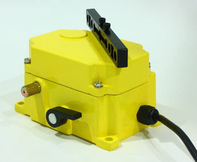 Industrial pull cord safety switch